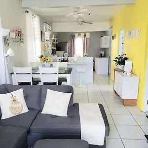 casa-amalia-beach-house-3-bedroom-1-bath-sleeps-aguada.top-hotels-puertorico.com/
